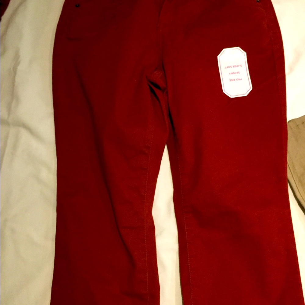 Color:red
